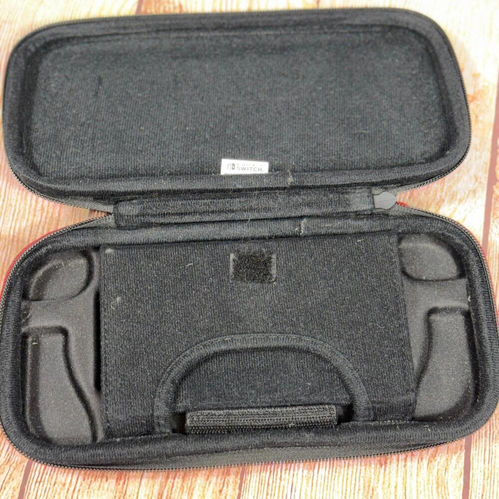 Nintendo Switch Carrying Case - Picture 4 of 6